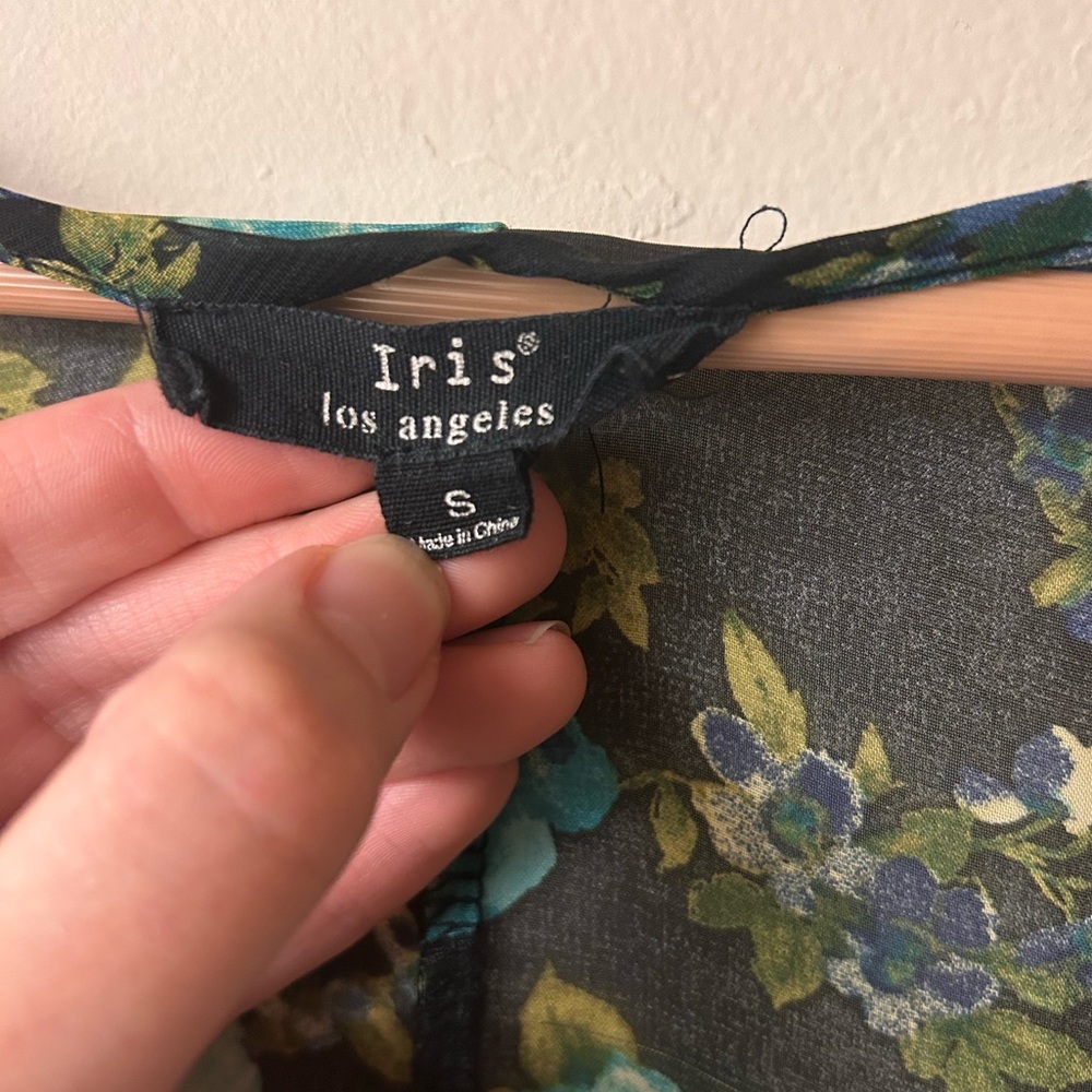 Black and Blue Floral Sheer Kimono - Picture 3 of 7